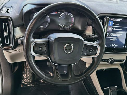 Used 2020 Volvo XC40 T5 Momentum AWD/4WD image 17
