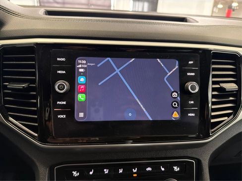 Used 2022 Volkswagen Atlas Cross Sport SE image 28