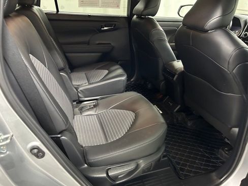 Certified 2024 Toyota Highlander XSE AWD/4WD image 15