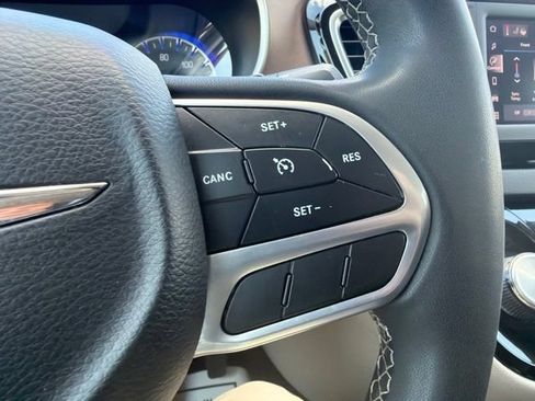 Used 2022 Chrysler Voyager LX FWD image 46