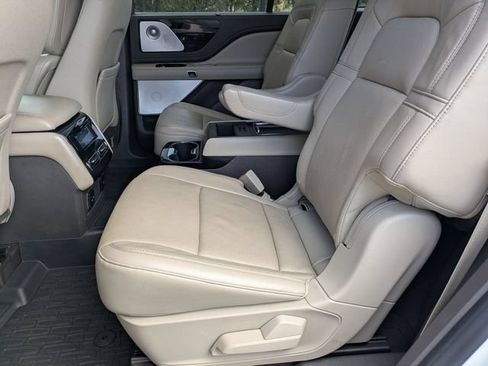 Used 2020 Lincoln Aviator Reserve w/ Equipment Group 202A AWD/4WD image 27
