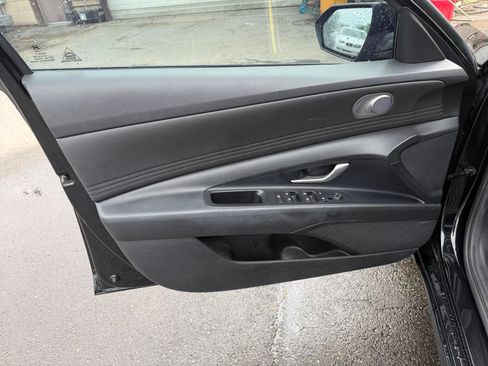 Used 2022 Hyundai Elantra SEL w/ Convenience + Premium Package FWD image 19