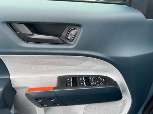 Used 2023 Ford Maverick XLT image 9