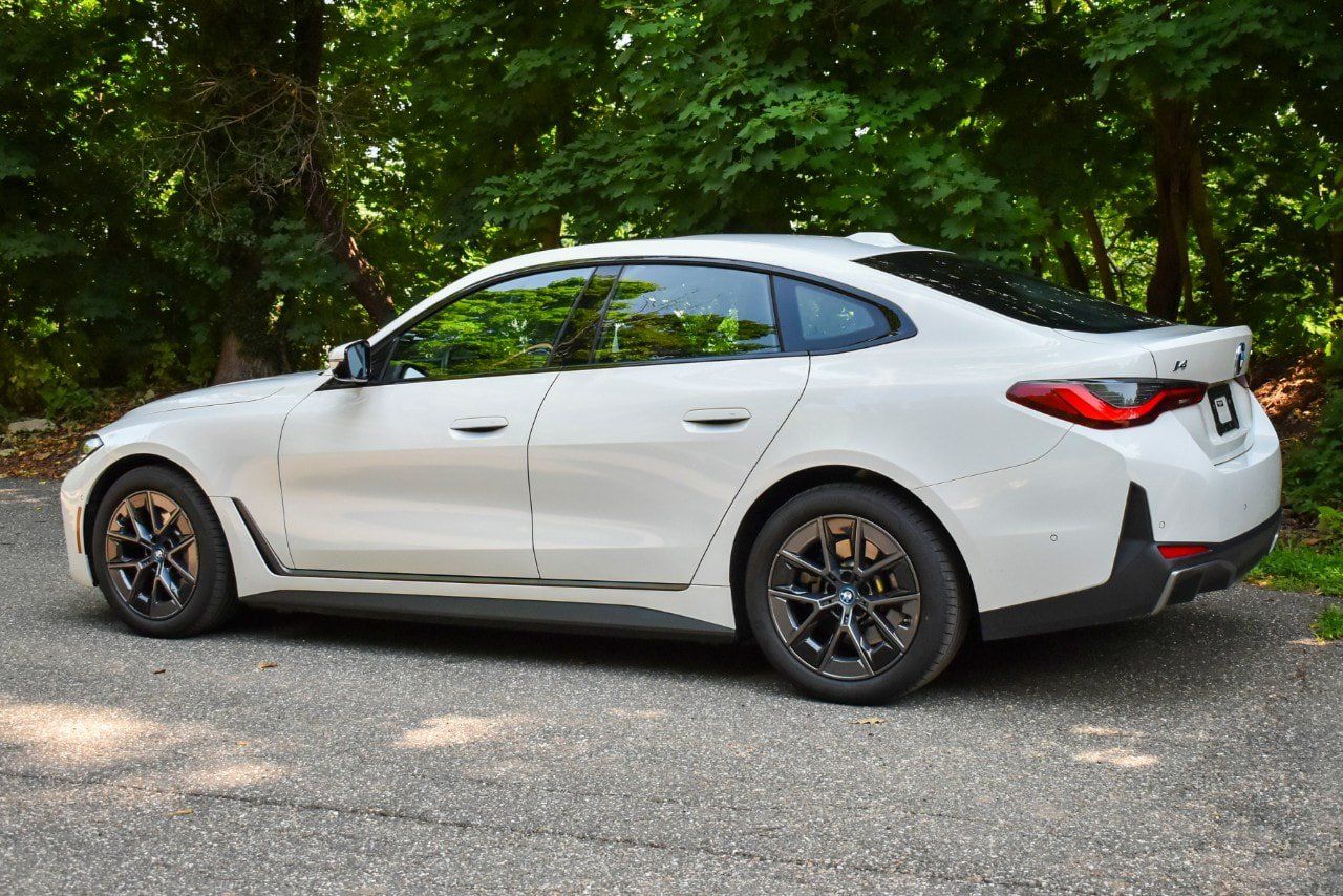 Used 2023 BMW i4 eDrive35 w/ Premium Package RWD image 6