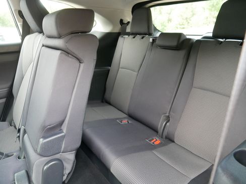 Used 2020 Toyota Highlander LE AWD/4WD image 37