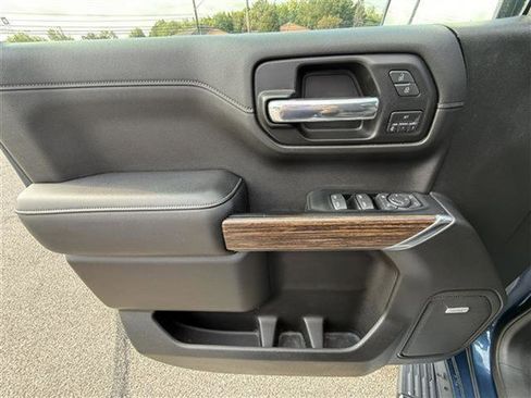 Used 2019 Chevrolet Silverado 1500 High Country w/ Technology Package image 12