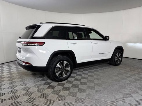 Used 2024 Jeep Grand Cherokee Limited 4xe AWD/4WD image 8