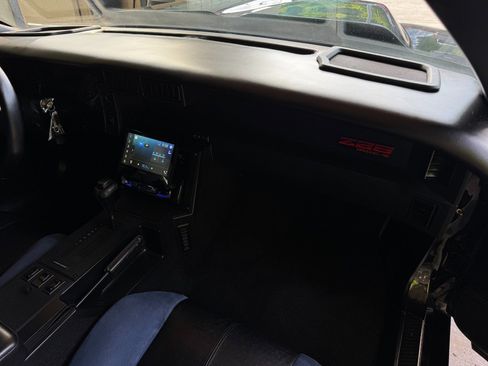 Used 1989 Chevrolet Camaro IROC-Z RWD image 22
