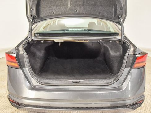 Used 2024 Nissan Altima 2.5 SV image 14