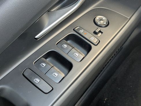 New 2025 Hyundai Elantra SE FWD image 18