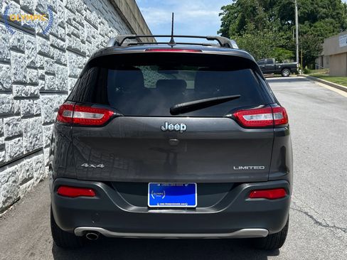 Used 2016 Jeep Cherokee Limited w/ Luxury Group AWD/4WD image 5