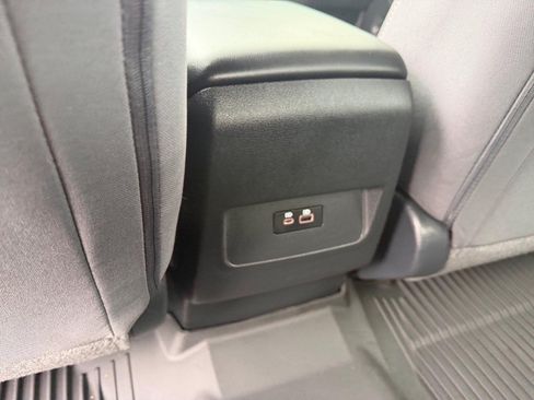 Used 2026 Nissan Frontier SV w/ All-Weather Content Package AWD/4WD image 32