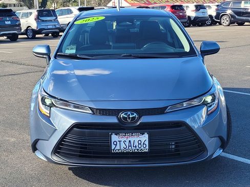 Used 2025 Toyota Corolla LE image 2
