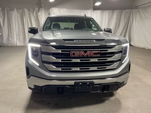 Used 2025 GMC Sierra 1500 SLE image 2