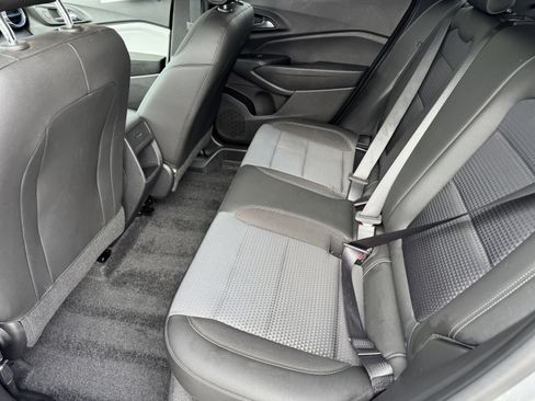 Used 2025 Chevrolet Trax LT image 15