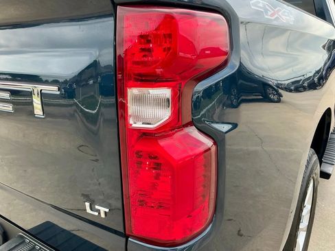 Used 2020 Chevrolet Silverado 1500 LT w/ LT Value Package AWD/4WD image 16