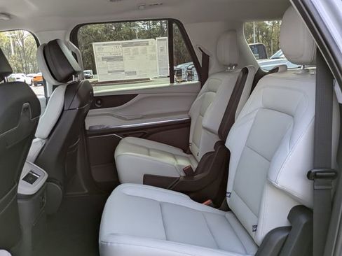 New 2026 Lincoln Navigator L Premier AWD/4WD image 14