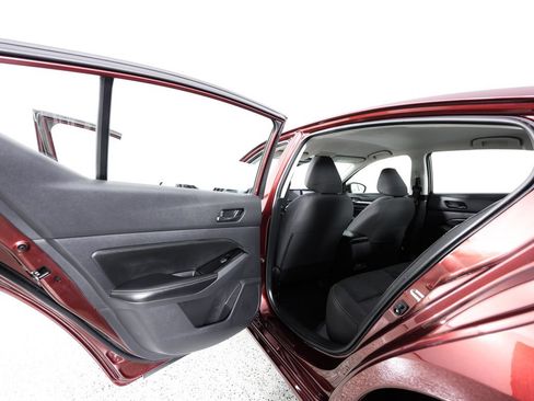 Used 2023 Nissan Altima 2.5 SV FWD image 15