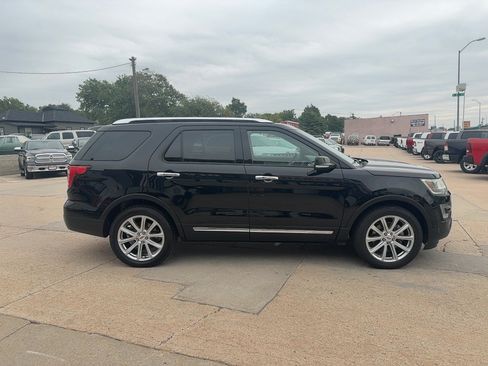 Used 2016 Ford Explorer Limited w/ Equipment Group 301A AWD/4WD image 5