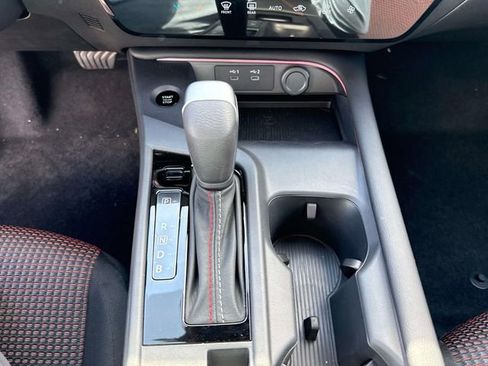 New 2026 Nissan Sentra SR w/ Floor Mat Package FWD image 28