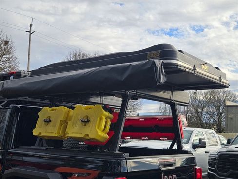 Certified 2023 Jeep Gladiator Rubicon w/ Cold Weather Group image 41