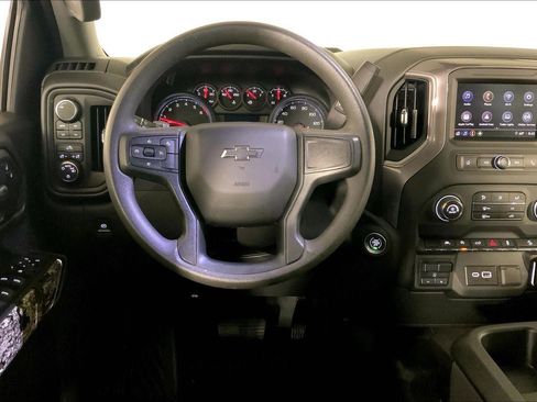 Used 2024 Chevrolet Silverado 1500 Custom Trail Boss w/ Realtree Special Edition image 5