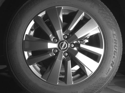 Used 2025 Nissan Pathfinder SV image 14