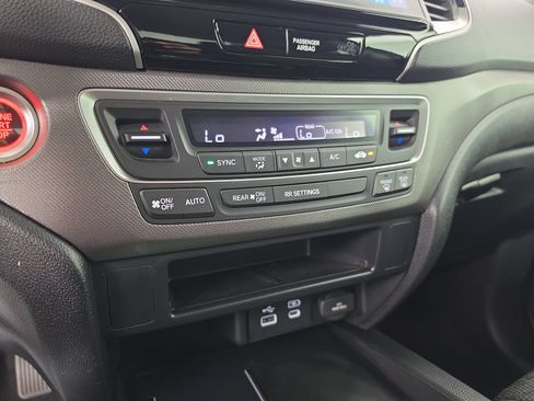 Used 2025 Honda Ridgeline Sport image 28