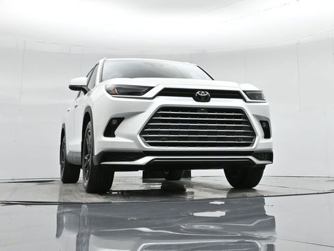 Used 2024 Toyota Grand Highlander AWD Hybrid image 49