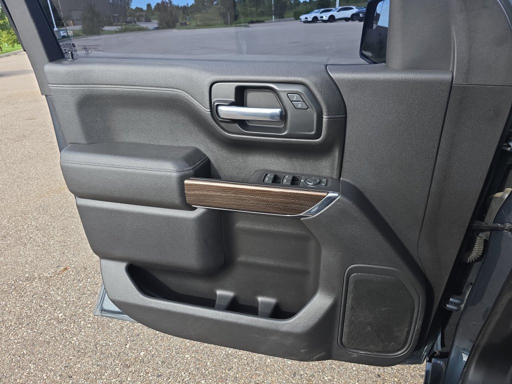 Used 2021 Chevrolet Silverado 1500 LT Trail Boss w/ Bed Protection Package AWD/4WD image 28