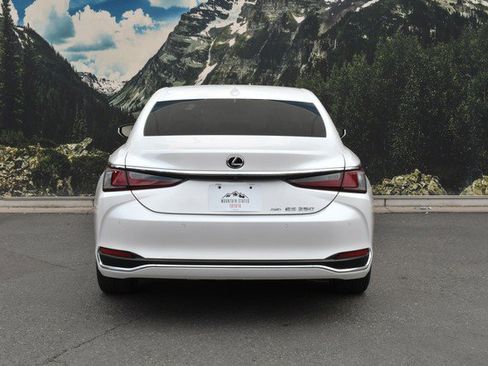 Used 2022 Lexus ES 250 w/ Premium Package AWD/4WD image 10