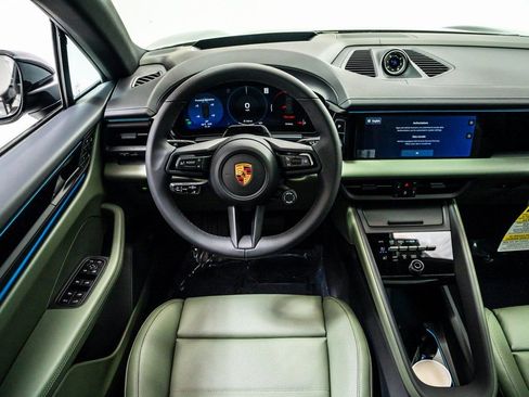 New 2026 Porsche Macan 4 Electric AWD/4WD image 14
