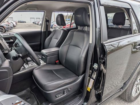 Used 2023 Toyota 4Runner TRD Sport w/ Technology Package AWD/4WD image 8