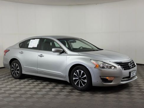 Used 2015 Nissan Altima 2.5 S w/ Power Driver Seat Package FWD image 7
