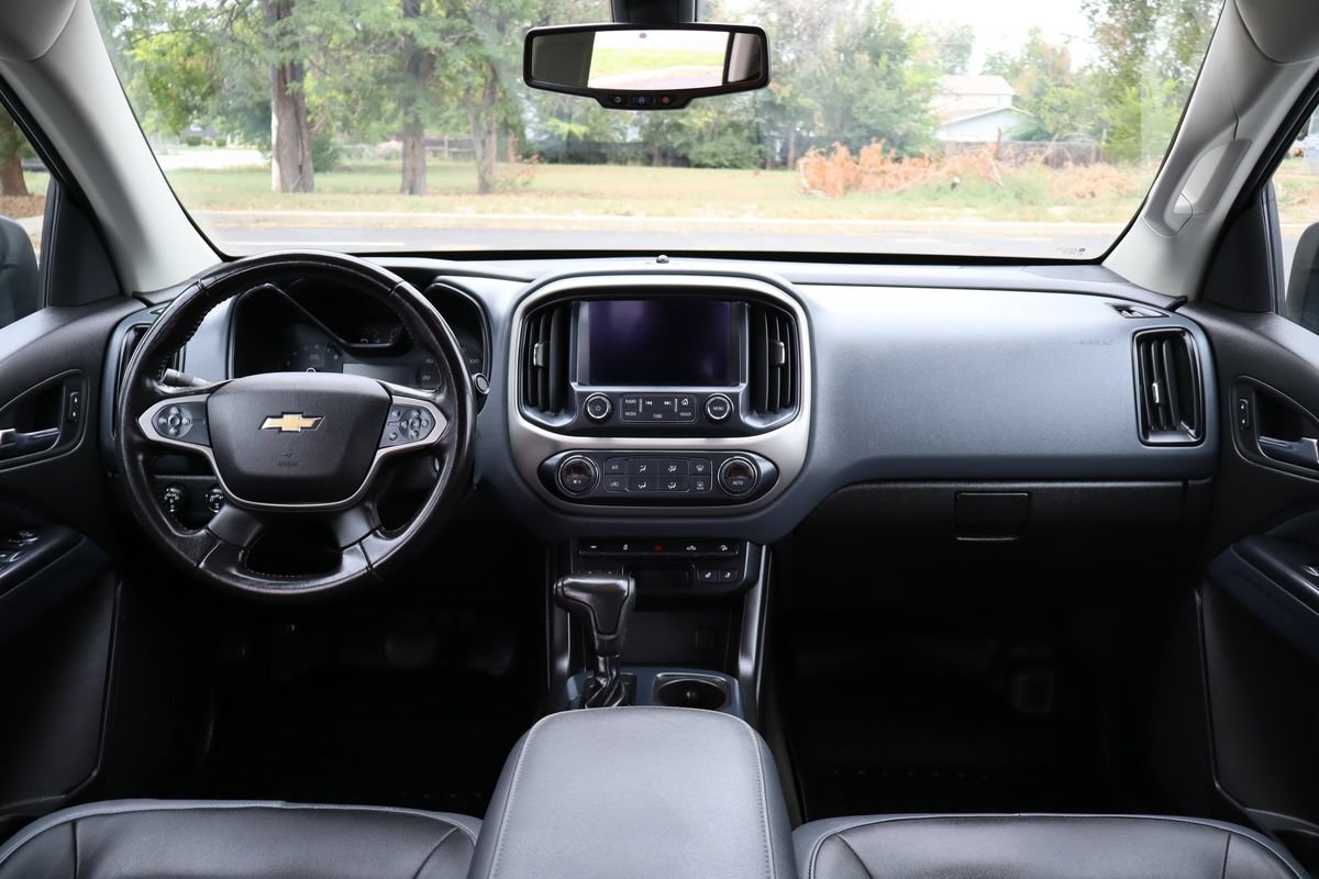 Used 2017 Chevrolet Colorado Z71 AWD/4WD image 16