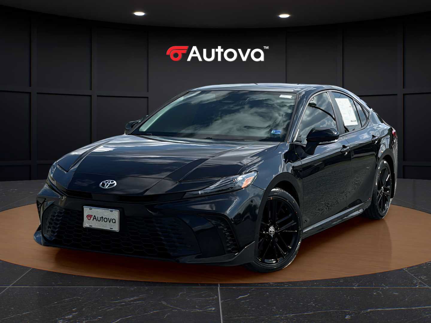 Used 2025 Toyota Camry SE FWD image 1