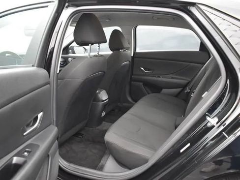 Used 2024 Hyundai Elantra SEL FWD image 15