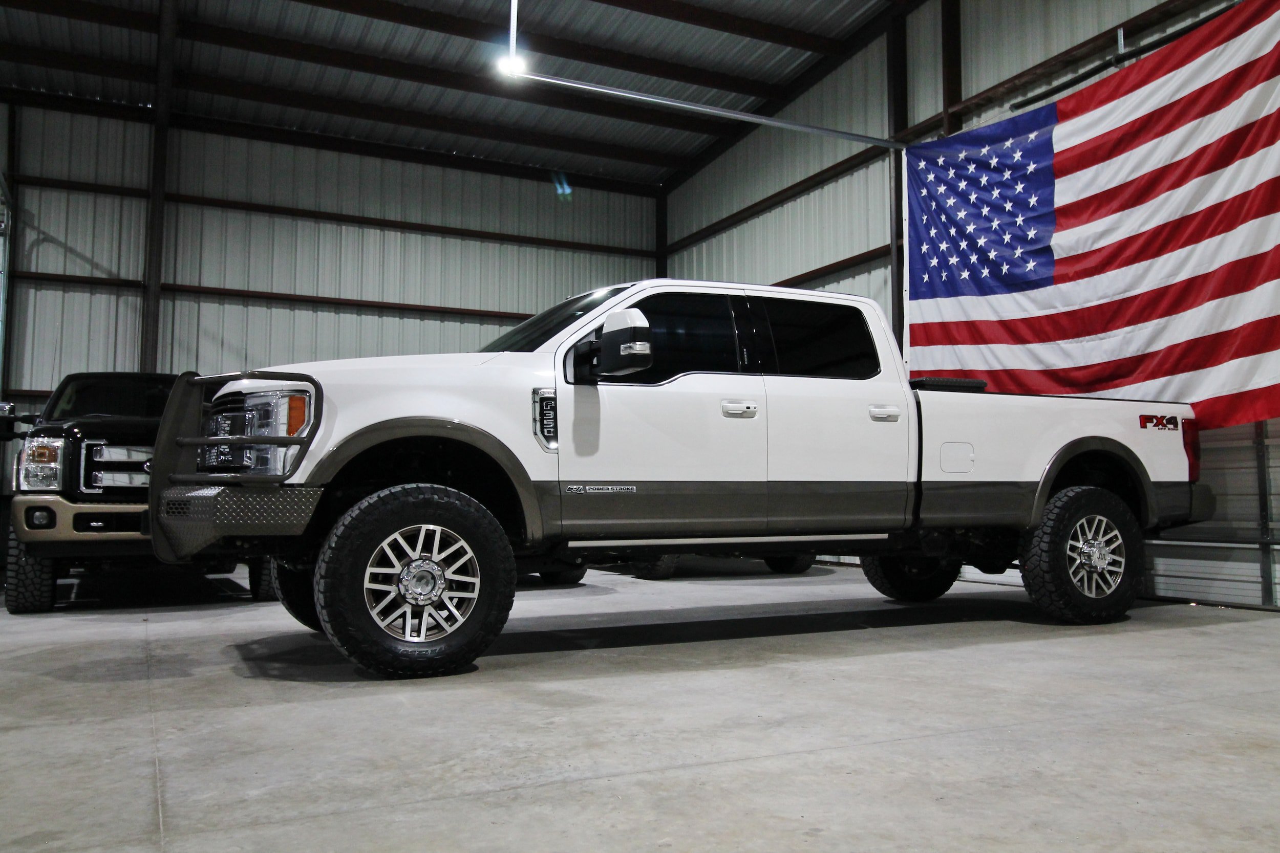 Used 2019 Ford F350 King Ranch w/ King Ranch Ultimate Package AWD/4WD image 4