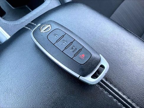 Used 2024 Nissan Sentra SV FWD image 32