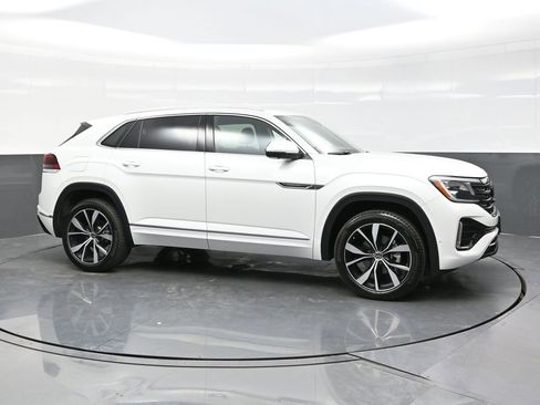 Used 2025 Volkswagen Atlas Cross Sport SEL Premium R-Line image 8
