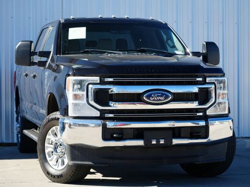 Used 2022 Ford F250 XL w/ STX Appearance Package image 2