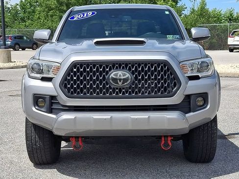 Used 2019 Toyota Tacoma TRD Sport AWD/4WD image 5