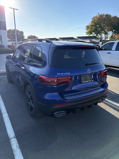 Used 2020 Mercedes-Benz GLB 250 4MATIC image 2