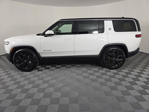 Used 2023 Rivian R1S Adventure AWD/4WD image 2