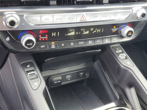 Used 2025 Kia Telluride SX w/ SX Captain's Chair Package image 19