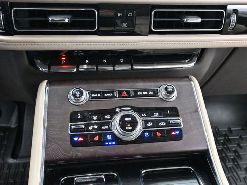 Used 2020 Lincoln Aviator Reserve w/ Equipment Group 202A image 25