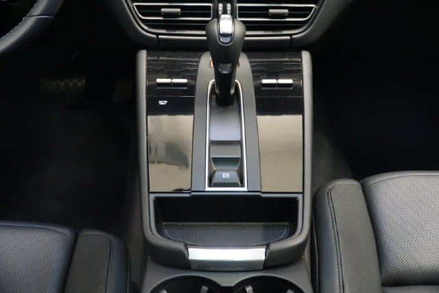 Certified 2026 Porsche Macan AWD/4WD image 20