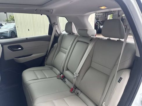 Used 2023 Nissan Rogue SL w/ SL Premium Package AWD/4WD image 14