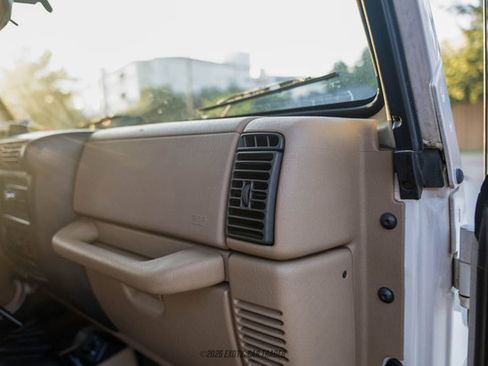 Used 2000 Jeep Wrangler Sahara AWD/4WD image 66