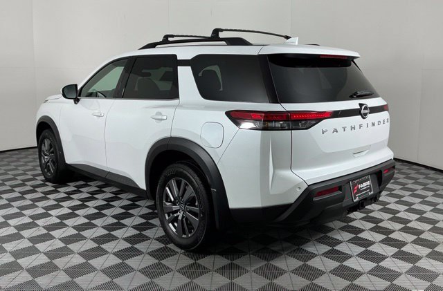 Used 2025 Nissan Pathfinder SV w/ SV Premium Package FWD image 5